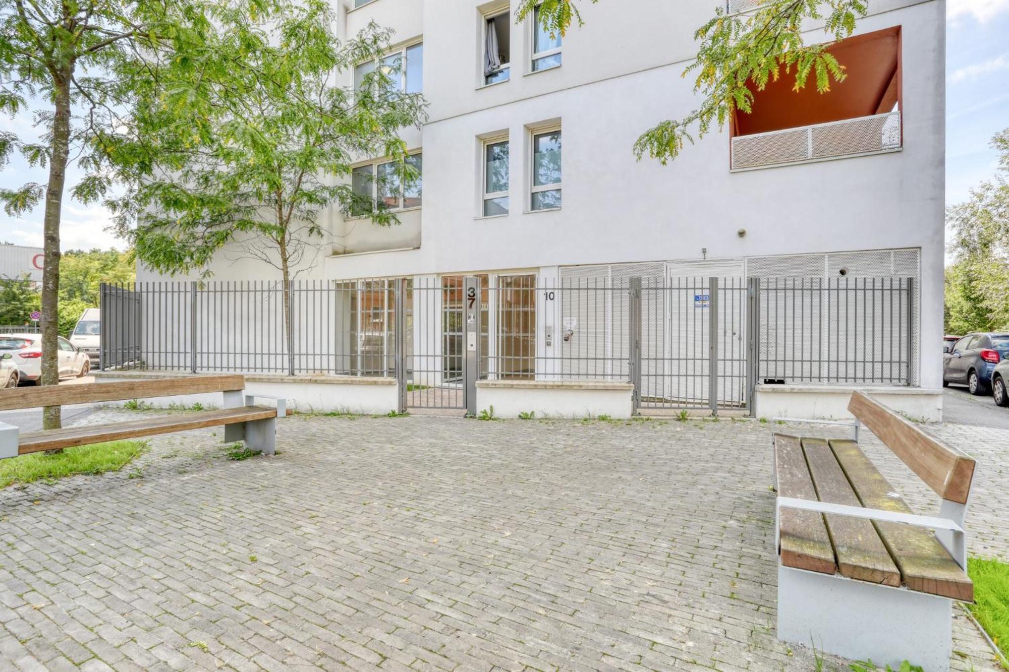 "Le Serenity ", Appartement Spacieux ,Balcon, Parking Prive Gratuit, Netflix, Proche Cdg Et Stade De France Stains Εξωτερικό φωτογραφία